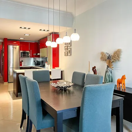 Homevision - Red - Prime Location Apartament Salonic