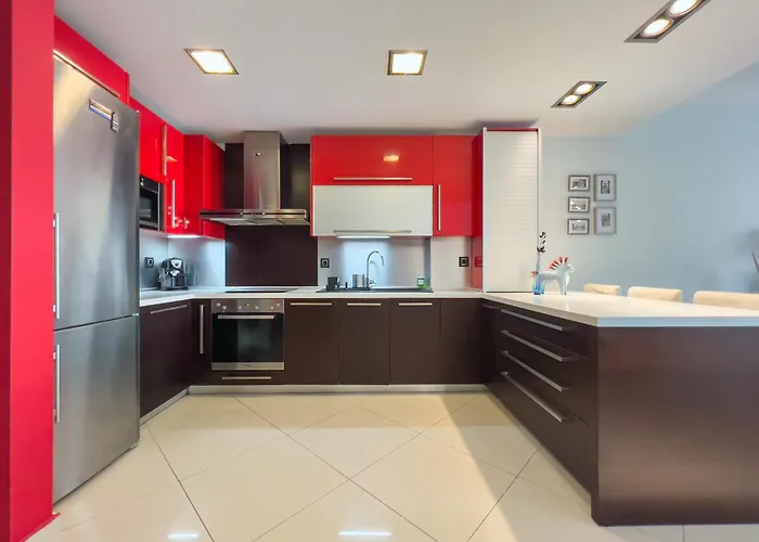 Homevision - Red - Prime Location Apartament