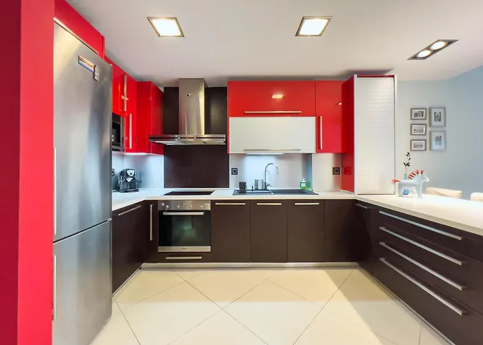 Homevision - Red - Prime Location Saloniki