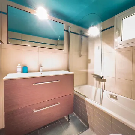 Homevision - Red - Prime Location * Thessaloniki