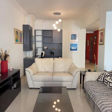 Homevision - Red - Prime Location Apartment Thessaloniki
