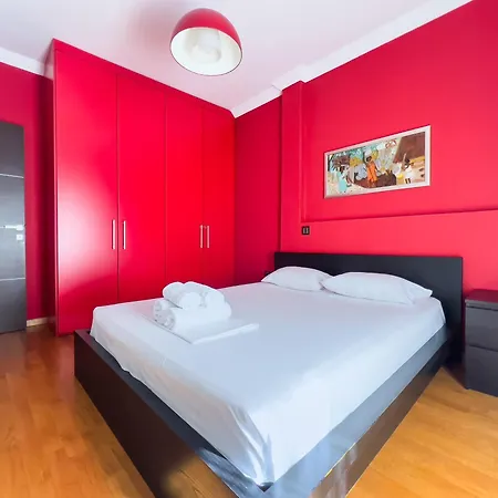 Apartment Homevision - Red - Prime Location